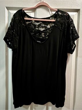 torrid Black Short Sleeve Lace Yoke Tee